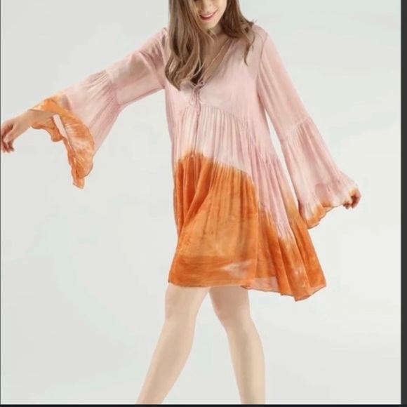 Young Fabulous & Broke Dresses & Skirts - YOUNG FABULOUS & BROKE Lightweight Tie Dye Dress Bell Sleeve Size Small